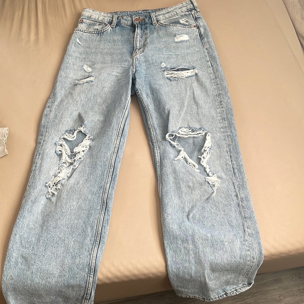 H&M size 8 distressed straight jeans
